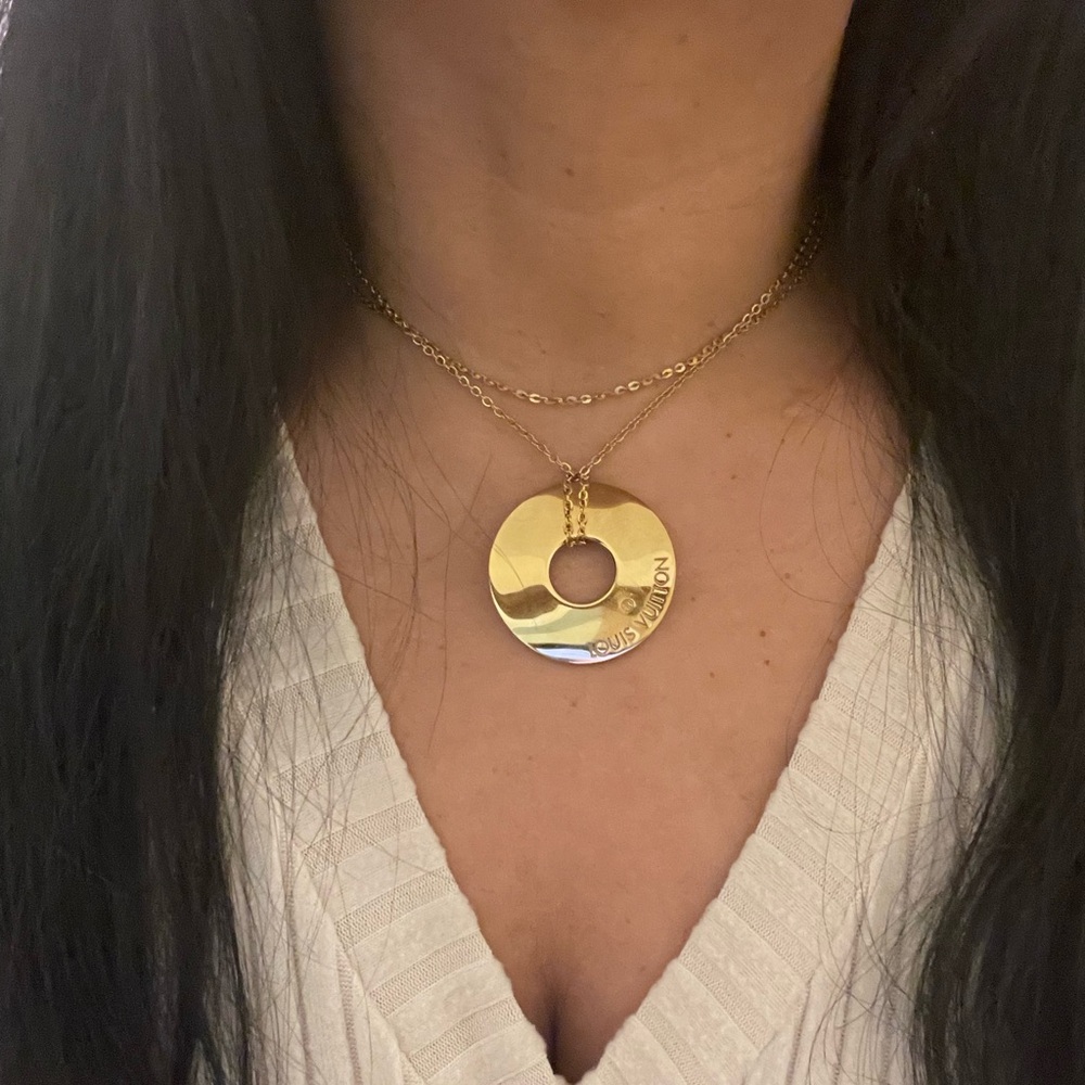 Louis Vuitton hardware medallion necklace